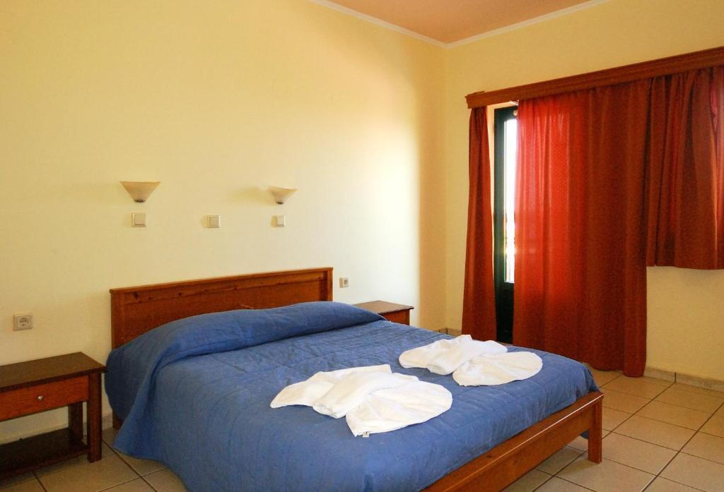 Aloni Suites Chorafakia Room photo